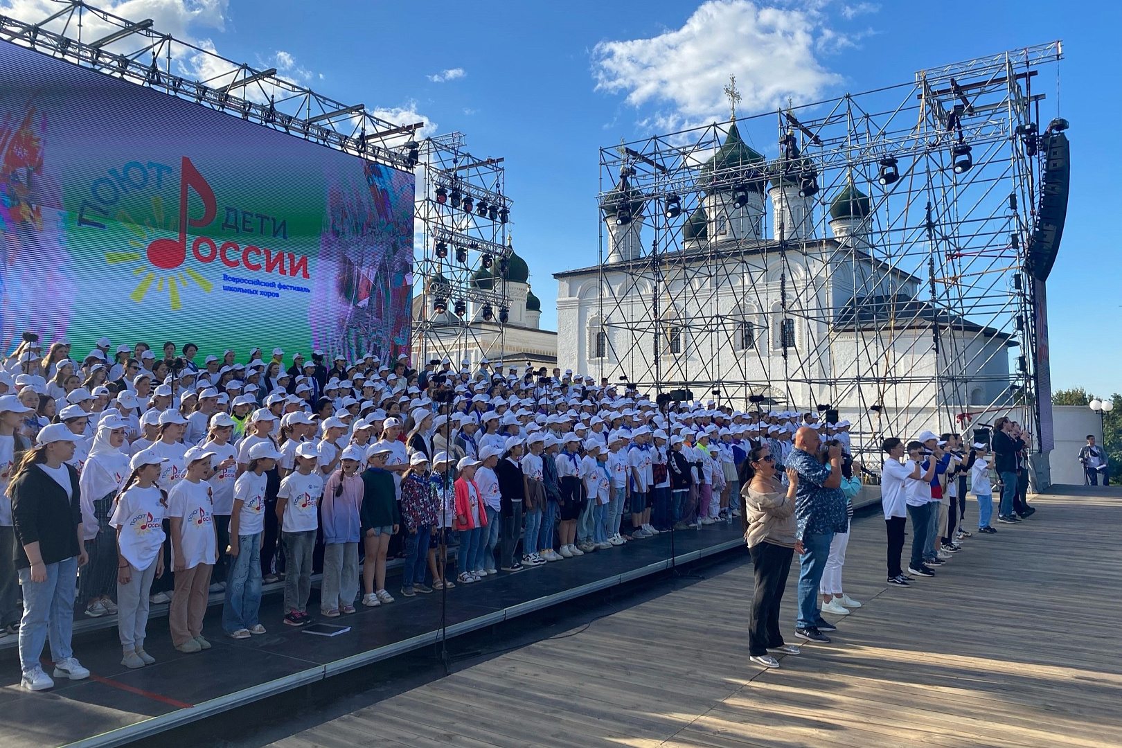 Хор девочек Тюменской православной гимназии успешно выступил на Всероссийском фестивале школьных хоров «Поют дети России»